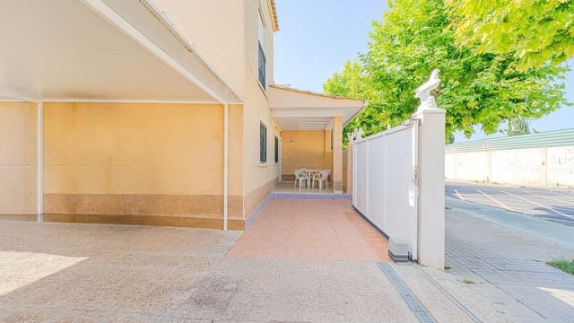 3 bedroom Terraced Villa for sale in Centro, Torrevieja with pool - € 224,999 (Ref: 10031962)