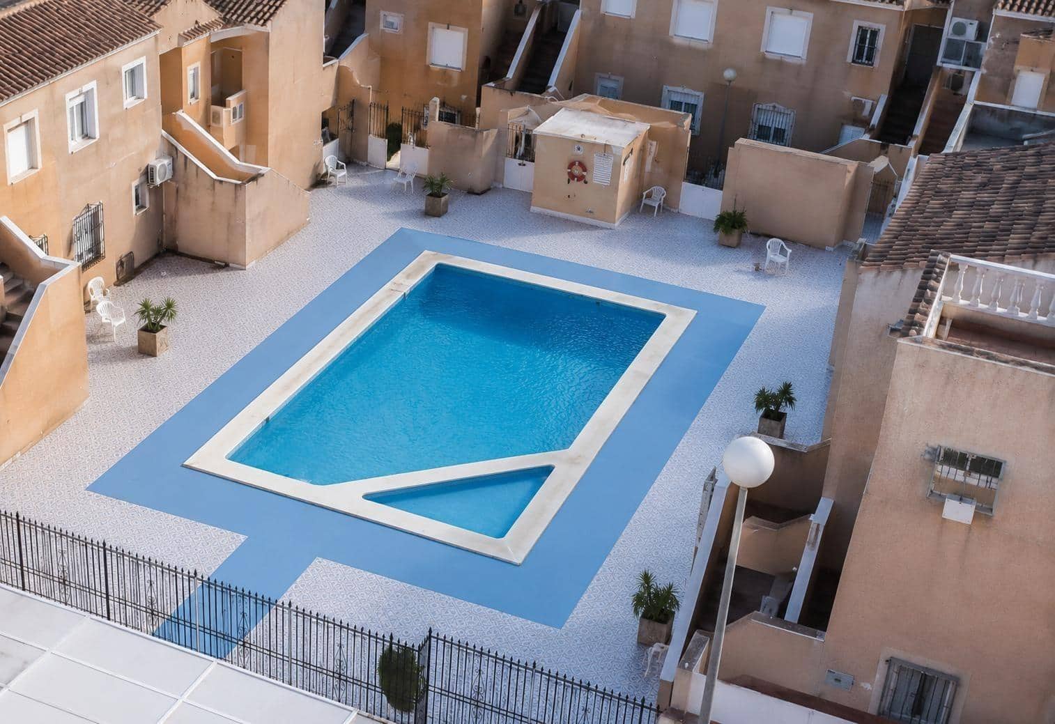 3 sypialnia Dom szeregowy na sprzedaż w Torrevieja z basenem - 224 999 € (Ref: 10031962)