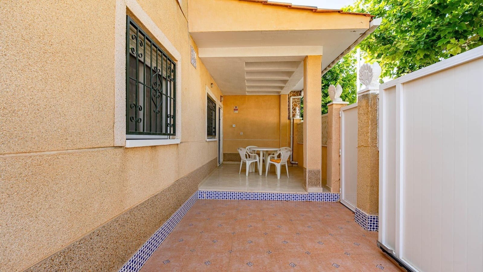 3 sypialnia Dom szeregowy na sprzedaż w Torrevieja z basenem - 224 999 € (Ref: 10031962)