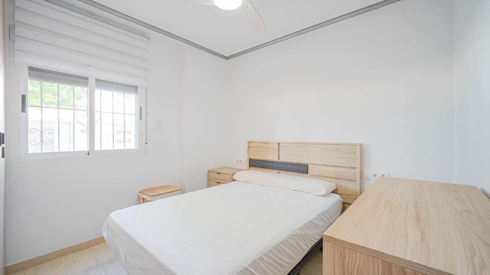 3 sypialnia Dom szeregowy na sprzedaż w Torrevieja z basenem - 224 999 € (Ref: 10031962)