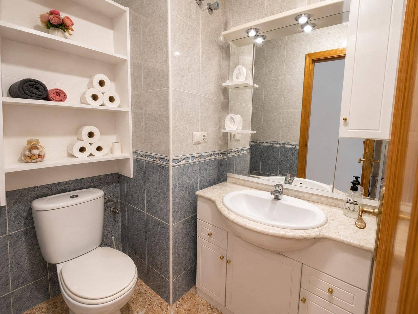 Apartamento de 2 habitaciones en Torrevieja en venta - 110.000 € (Ref: 10035530)