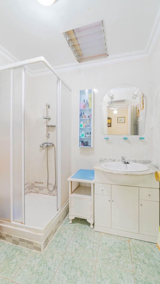 2 Zimmer Reihenhaus zu verkaufen in Torrevieja - 124.999 € (Ref: 10035532)