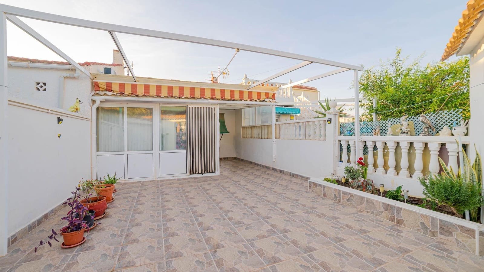 2 Zimmer Reihenhaus zu verkaufen in Torrevieja - 124.999 € (Ref: 10035532)