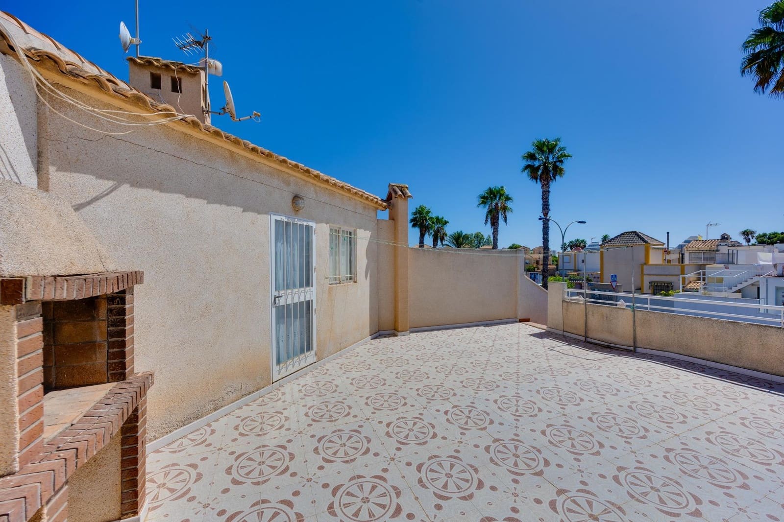 3 bedroom Terraced Villa for sale in Torrevieja with pool - € 169,990 (Ref: 10043193)