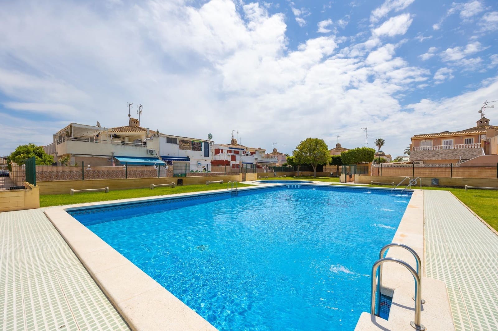3 bedroom Terraced Villa for sale in Torrevieja with pool - € 169,990 (Ref: 10043193)