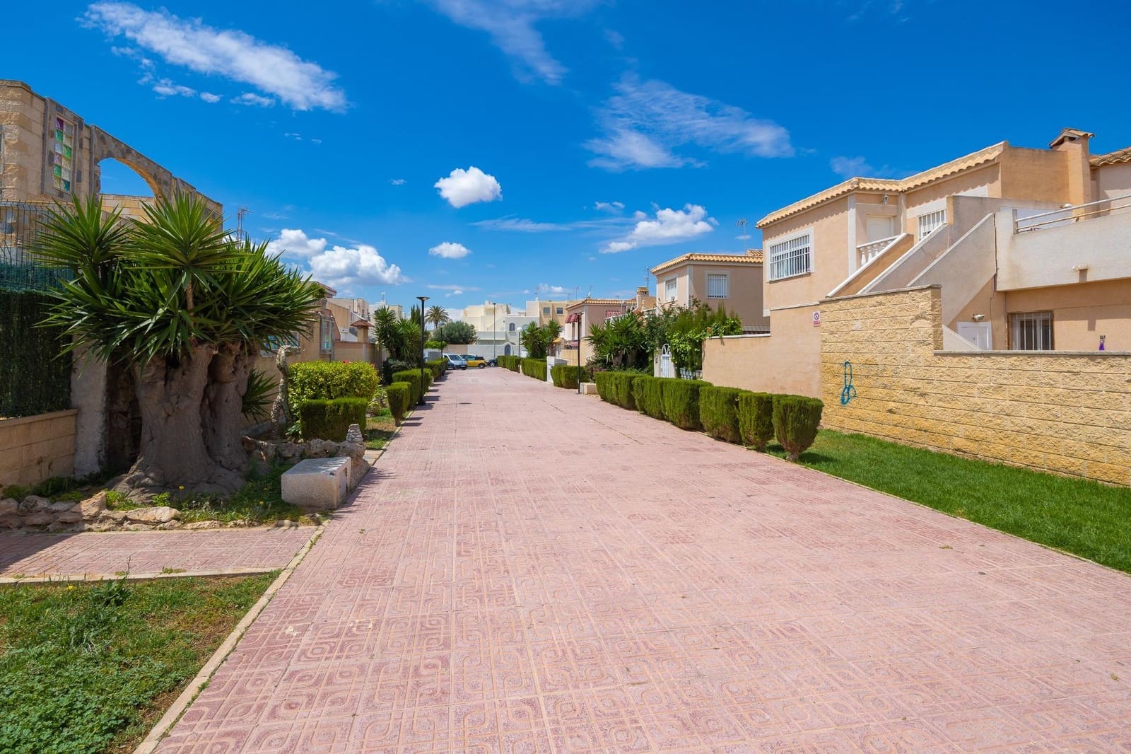 3 bedroom Terraced Villa for sale in Torrevieja with pool - € 169,990 (Ref: 10043193)