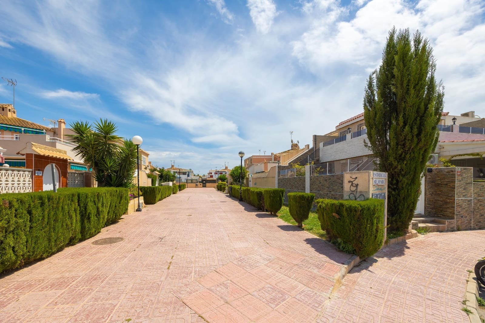 3 bedroom Terraced Villa for sale in Torrevieja with pool - € 169,990 (Ref: 10043193)