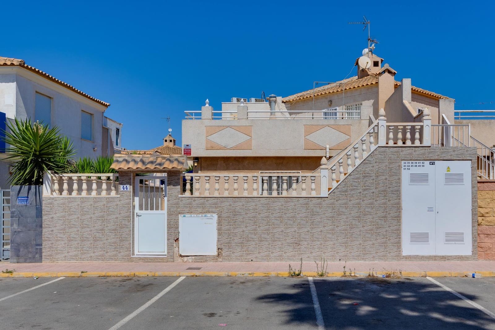 3 bedroom Terraced Villa for sale in Torrevieja with pool - € 169,990 (Ref: 10043193)