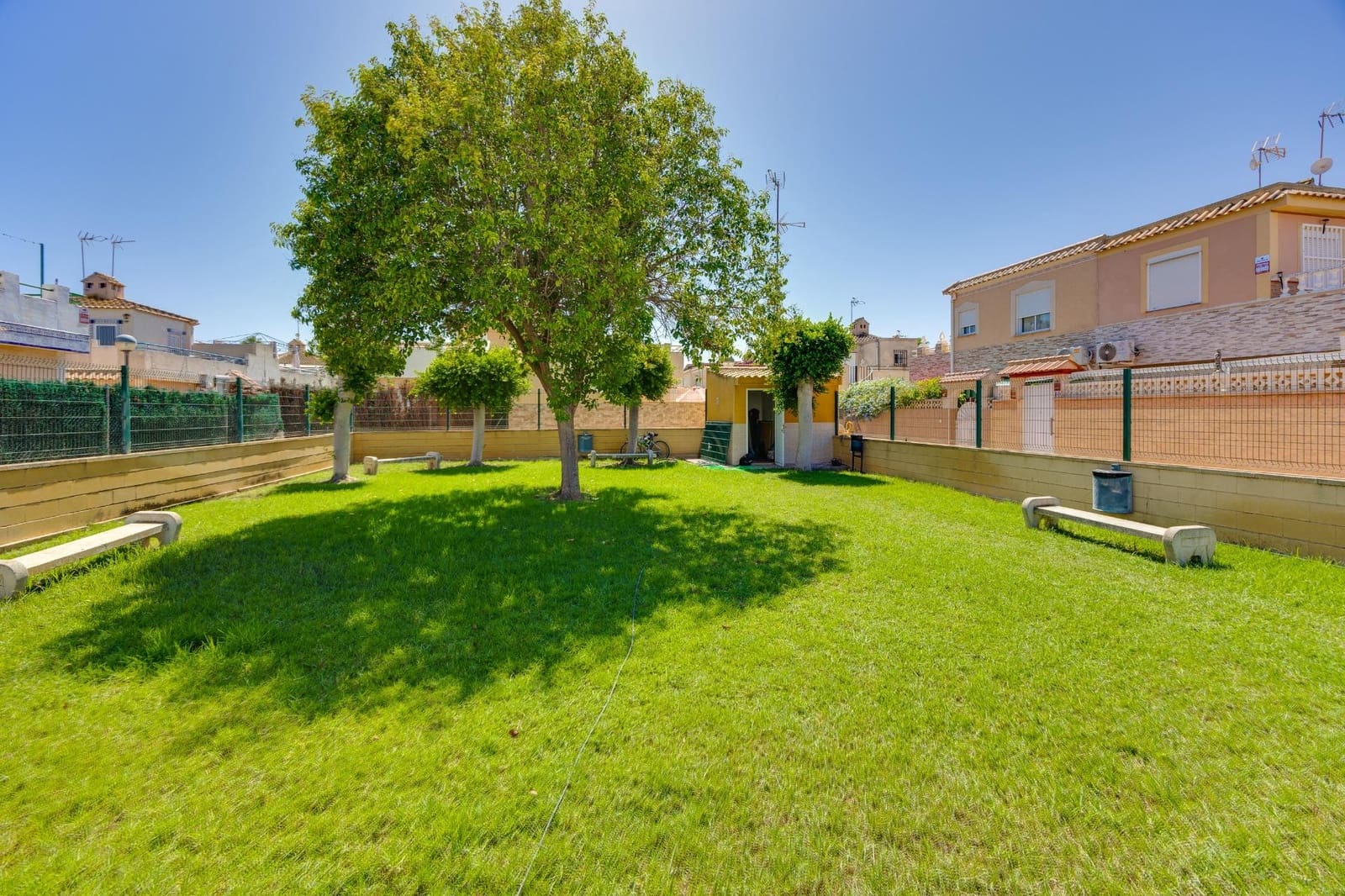 3 bedroom Terraced Villa for sale in Torrevieja with pool - € 169,990 (Ref: 10043193)