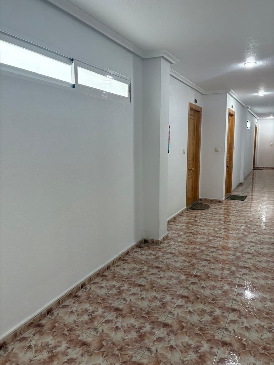 2 bedroom Apartment for sale in Torrevieja with garage - € 199,990 (Ref: 10045224)