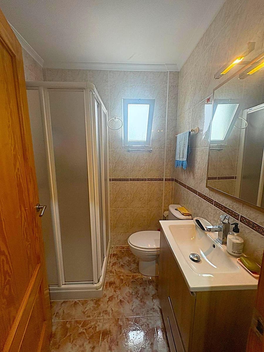 2 bedroom Apartment for sale in Torrevieja with garage - € 199,990 (Ref: 10045224)