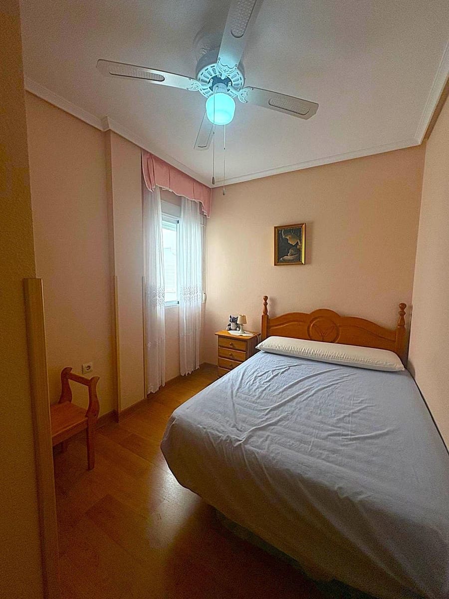 2 bedroom Apartment for sale in Torrevieja with garage - € 199,990 (Ref: 10045224)