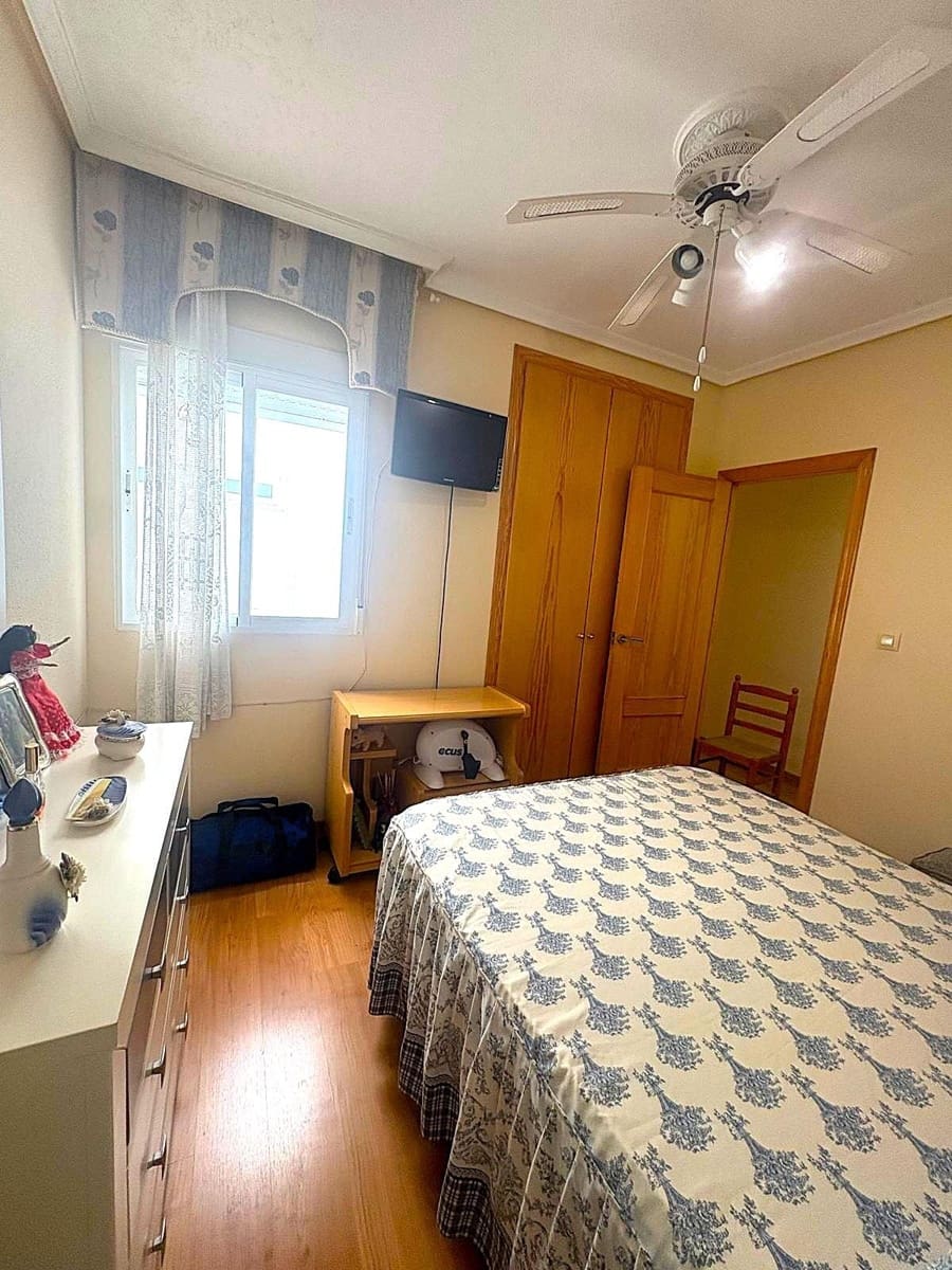 2 bedroom Apartment for sale in Torrevieja with garage - € 199,990 (Ref: 10045224)