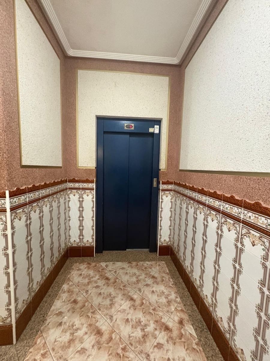 2 bedroom Apartment for sale in Torrevieja with garage - € 199,990 (Ref: 10045224)