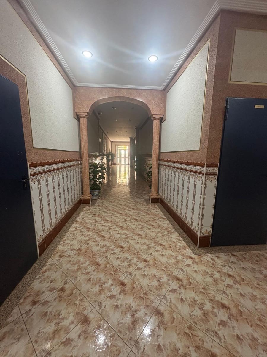 2 bedroom Apartment for sale in Torrevieja with garage - € 199,990 (Ref: 10045224)
