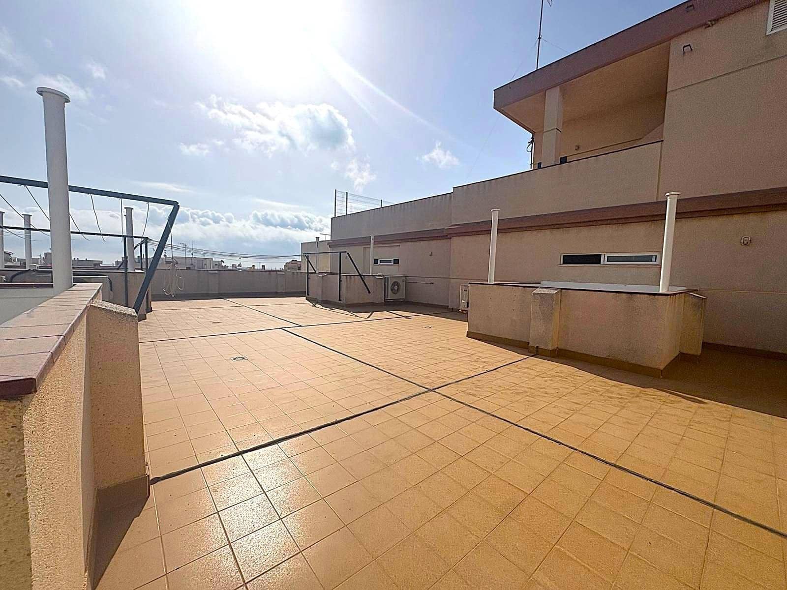 2 bedroom Apartment for sale in Torrevieja with garage - € 199,990 (Ref: 10045224)