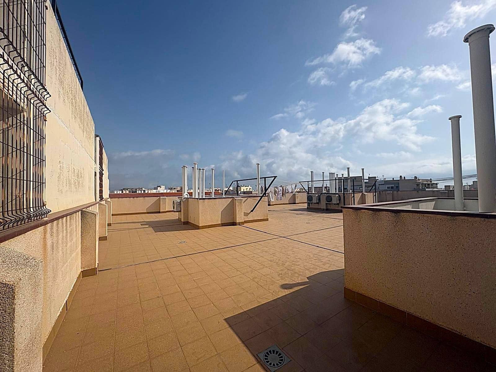 2 bedroom Apartment for sale in Torrevieja with garage - € 199,990 (Ref: 10045224)