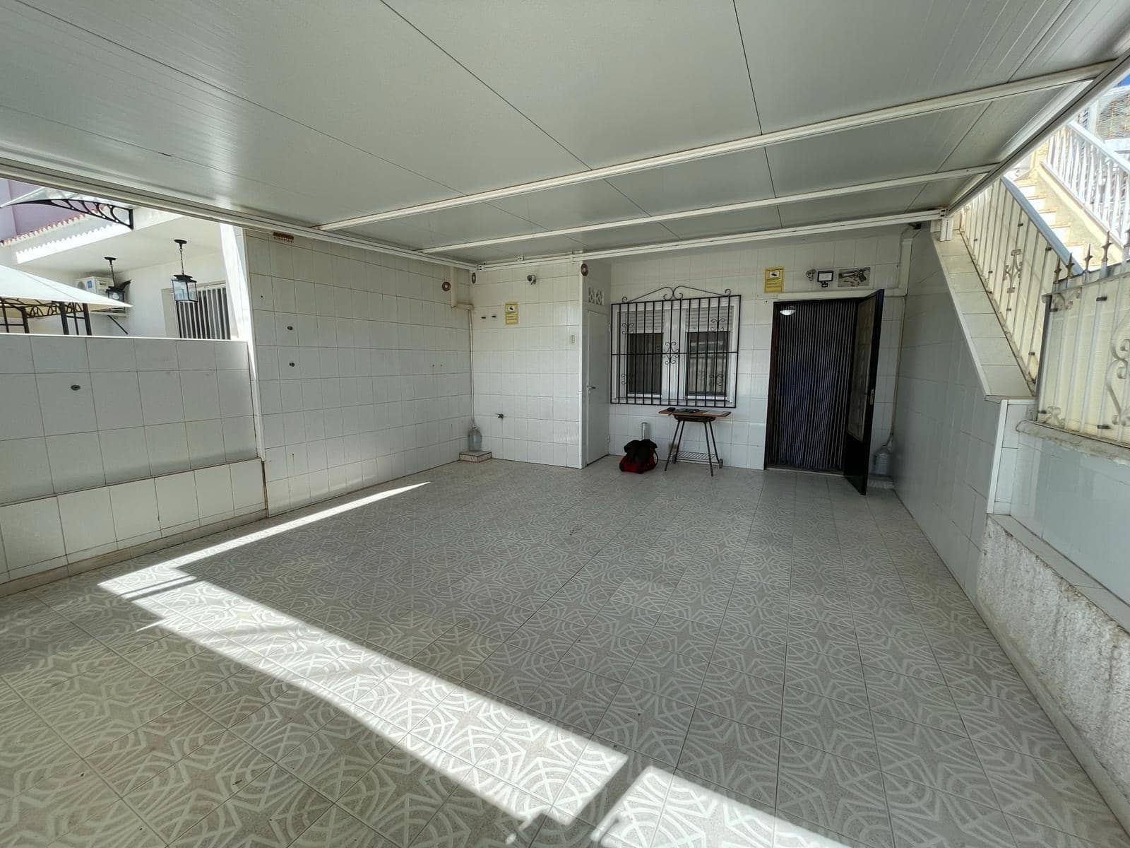 2 slaapkamer Rijtjeshuis te koop in Torrevieja - € 110.000 (Ref: 10047515)