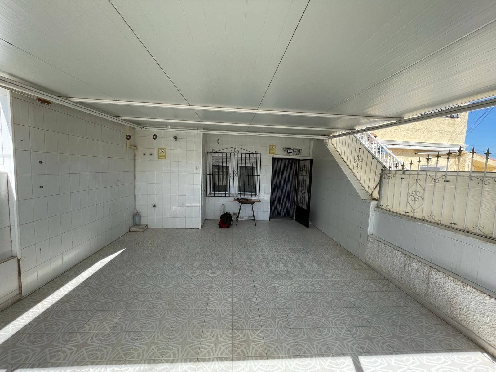 2 slaapkamer Rijtjeshuis te koop in Torrevieja - € 110.000 (Ref: 10047515)