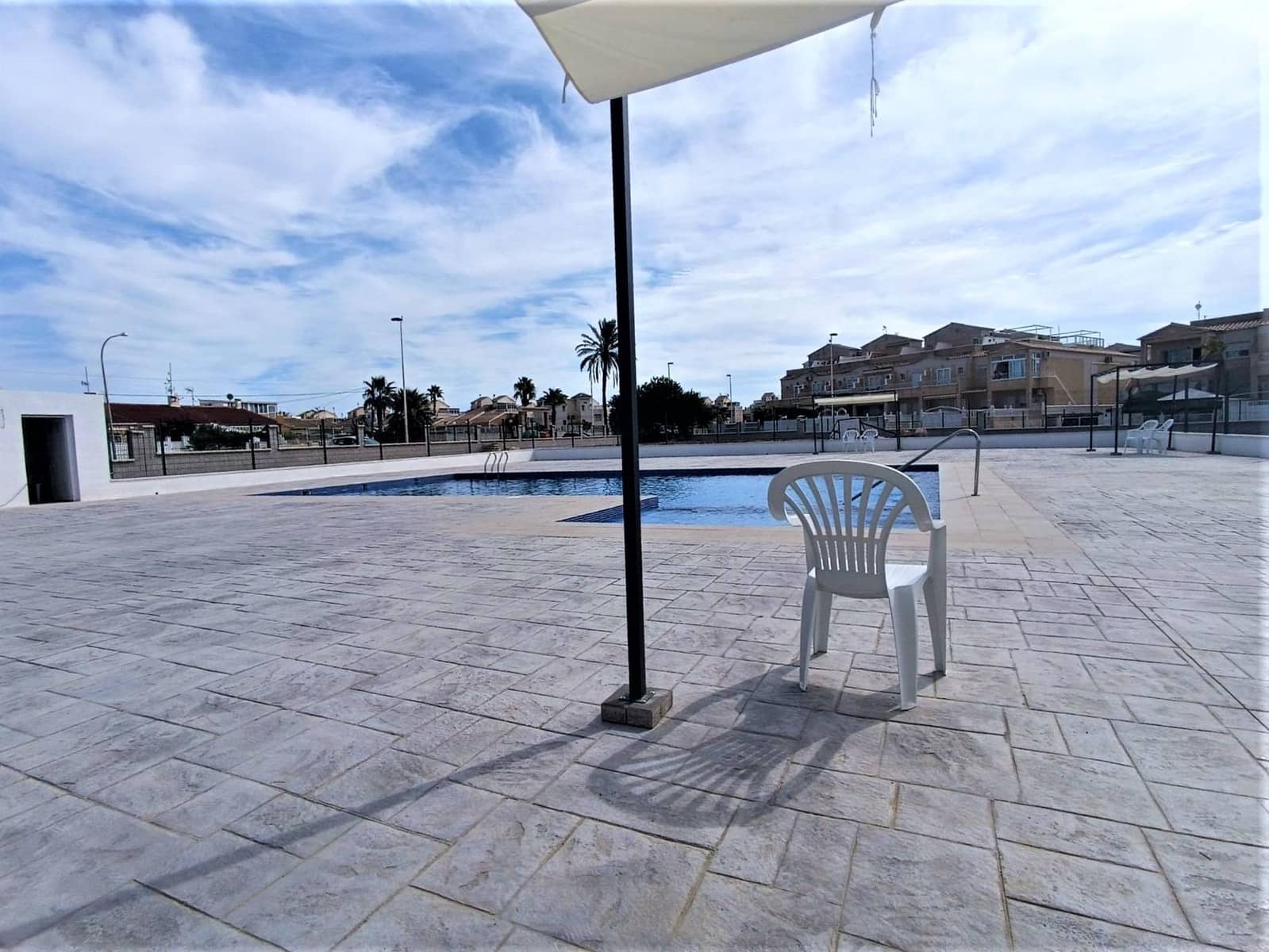 2 slaapkamer Rijtjeshuis te koop in Torrevieja - € 110.000 (Ref: 10047515)