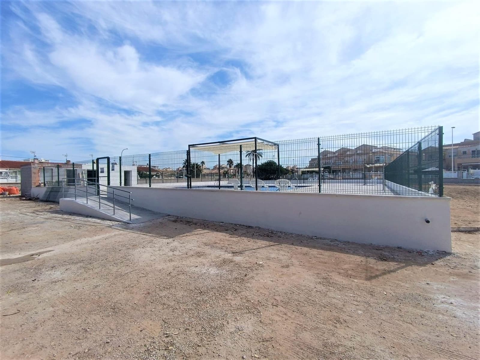 2 slaapkamer Rijtjeshuis te koop in Torrevieja - € 110.000 (Ref: 10047515)