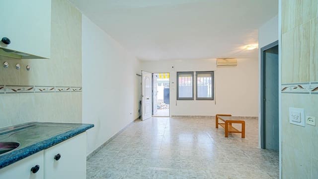 Adosado de 2 habitaciones en El Chaparral - La Siesta - La Torreta, Torrevieja en venta - 105.000 € (Ref: 10047516)