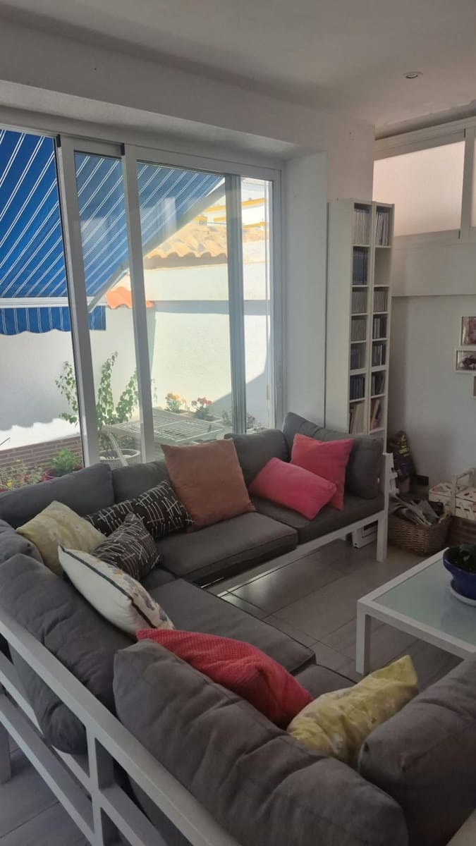 3 quarto Moradia em Banda para venda em Torrevieja com piscina - 249 000 € (Ref: 10055495)
