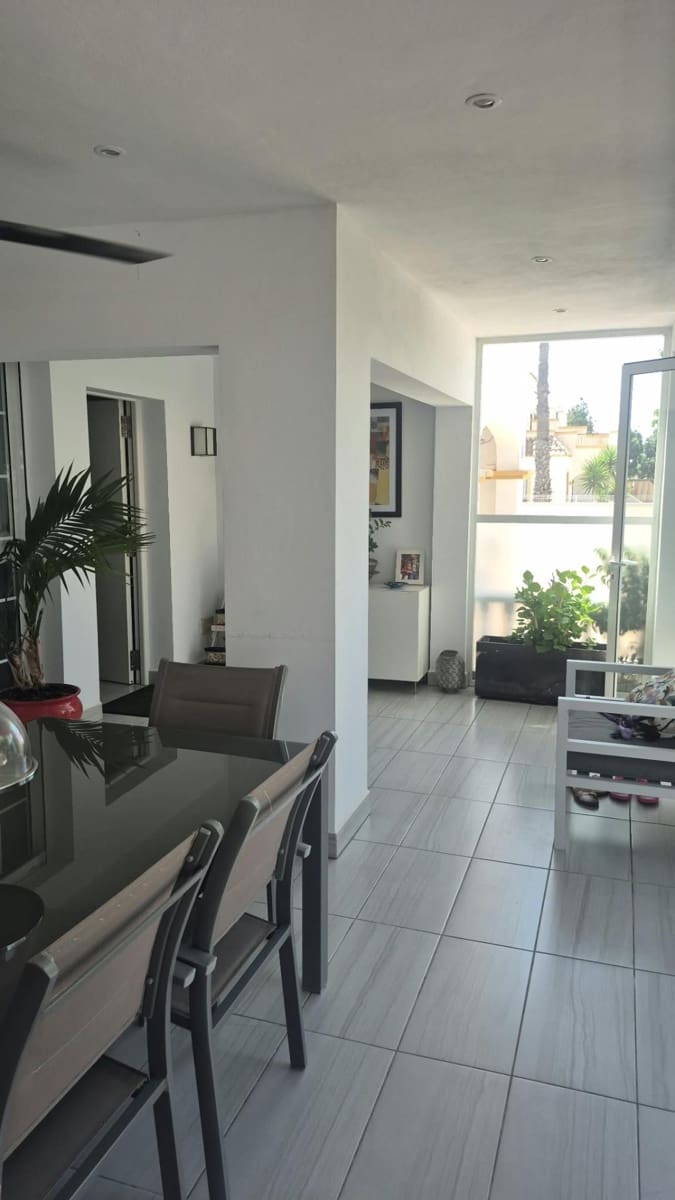3 quarto Moradia em Banda para venda em Torrevieja com piscina - 249 000 € (Ref: 10055495)