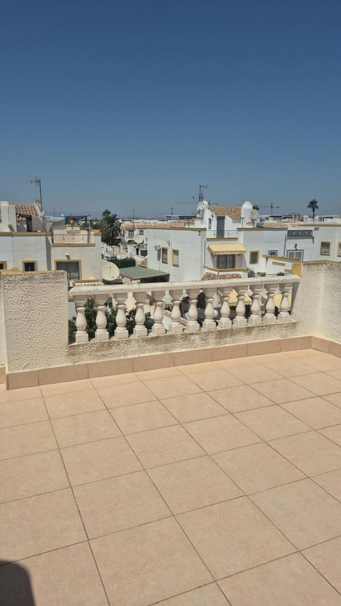 3 quarto Moradia em Banda para venda em Torrevieja com piscina - 249 000 € (Ref: 10055495)