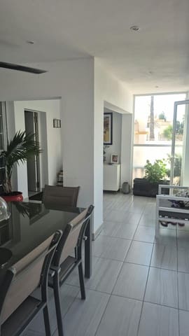 3 quarto Moradia em Banda para venda em El Chaparral - La Siesta - La Torreta, Torrevieja com piscina - 249 000 € (Ref: 10055495)