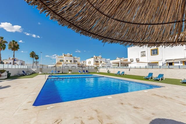 3 quarto Moradia em Banda para venda em El Chaparral - La Siesta - La Torreta, Torrevieja com piscina - 249 000 € (Ref: 10055495)
