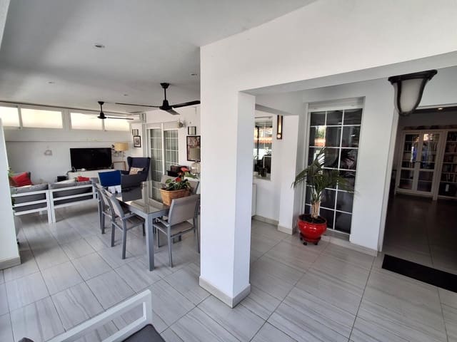 3 bedroom Terraced Villa for sale in El Chaparral - La Siesta - La Torreta, Torrevieja with pool - € 249,000 (Ref: 10055495)