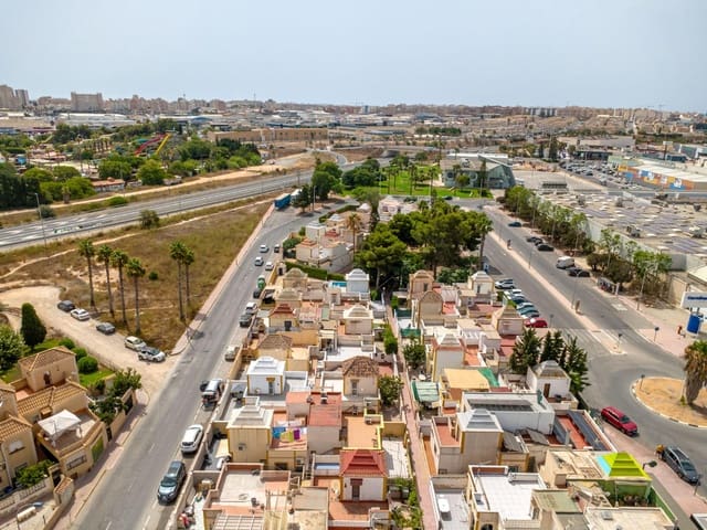 3 soveværelse Bungalow til salg i Torrevieja med swimmingpool - € 199.900 (Ref: 10064613)