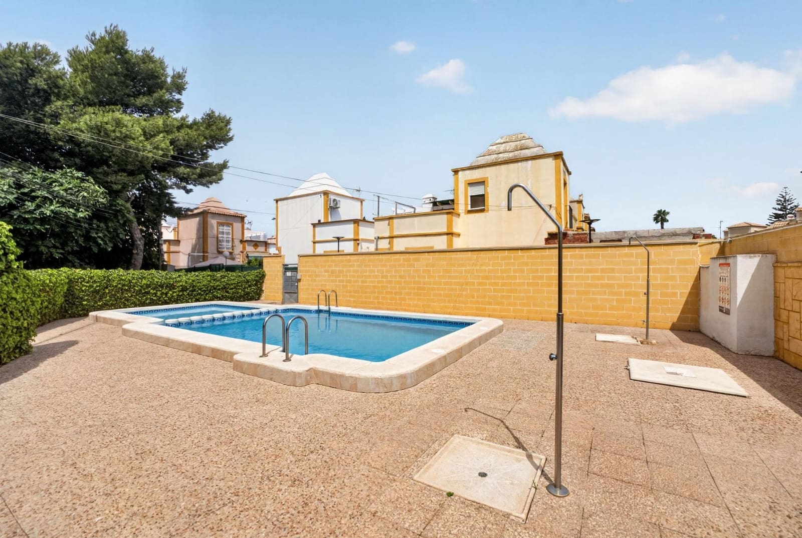 3 soveværelse Bungalow til salg i Torrevieja med swimmingpool - € 199.900 (Ref: 10064613)