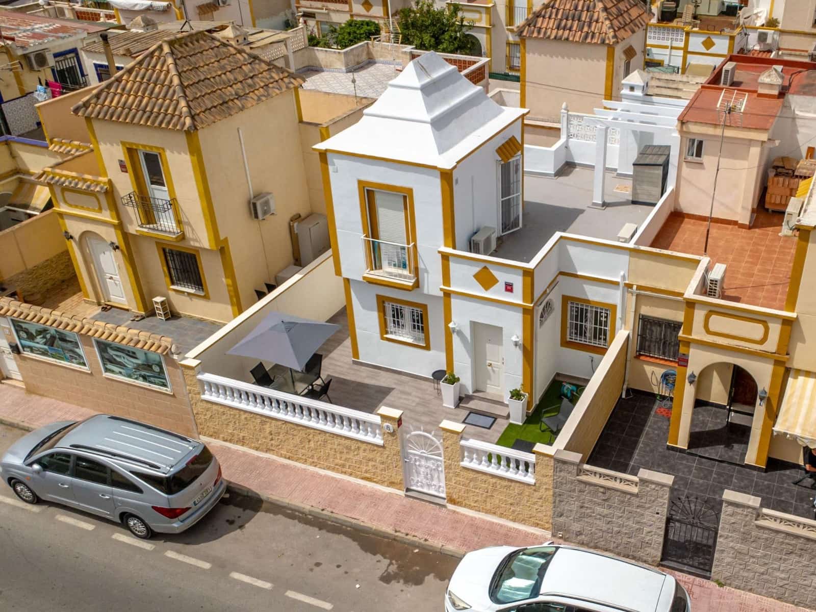 3 soveværelse Bungalow til salg i Torrevieja med swimmingpool - € 199.900 (Ref: 10064613)