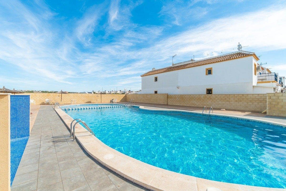 2 chambre Bungalow à vendre à Torrevieja avec piscine - 150 000 € (Ref: 10064614)