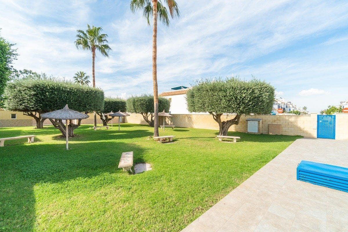 2 chambre Bungalow à vendre à Torrevieja avec piscine - 150 000 € (Ref: 10064614)