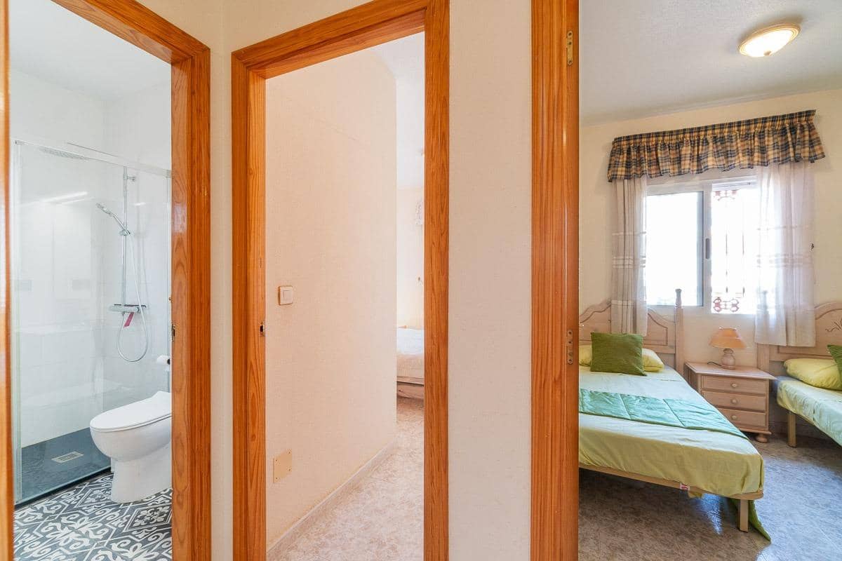 Adosado de 3 habitaciones en La Zenia en venta con piscina - 225.000 € (Ref: 10081127)