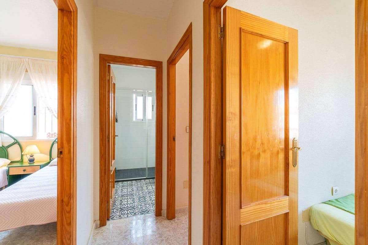 Adosado de 3 habitaciones en La Zenia en venta con piscina - 225.000 € (Ref: 10081127)