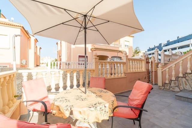 Adosado de 3 habitaciones en La Zenia, Orihuela en venta con piscina - 225.000 € (Ref: 10081127)