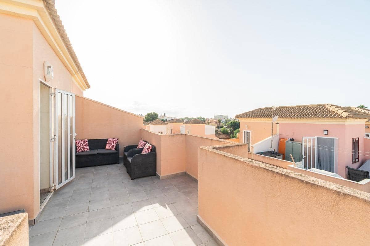 Adosado de 3 habitaciones en La Zenia en venta con piscina - 225.000 € (Ref: 10081127)