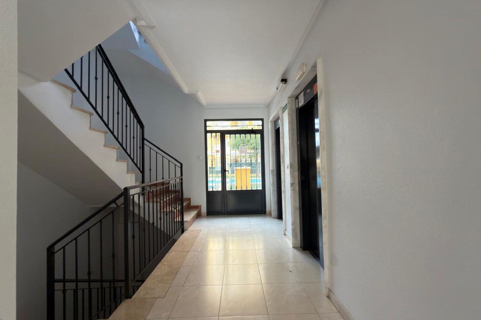 2 sovrum Takvåning till salu i Torrevieja med pool - 179 900 € (Ref: 10109652)