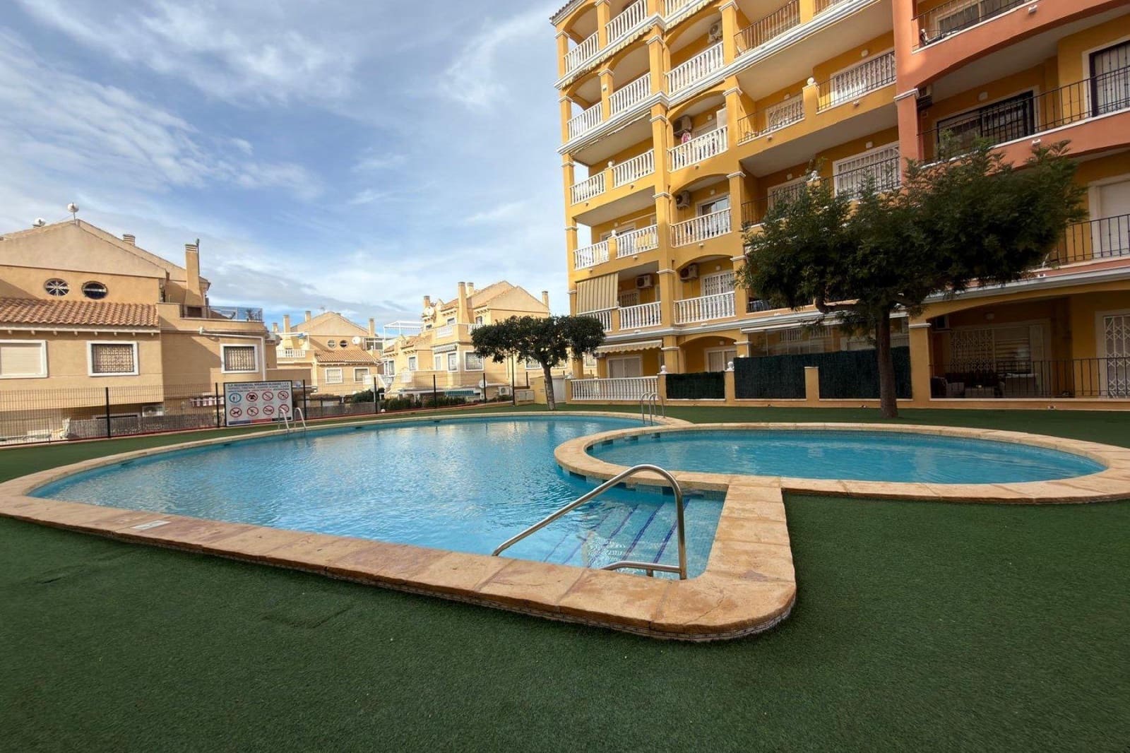 2 sovrum Takvåning till salu i Torrevieja med pool - 179 900 € (Ref: 10109652)