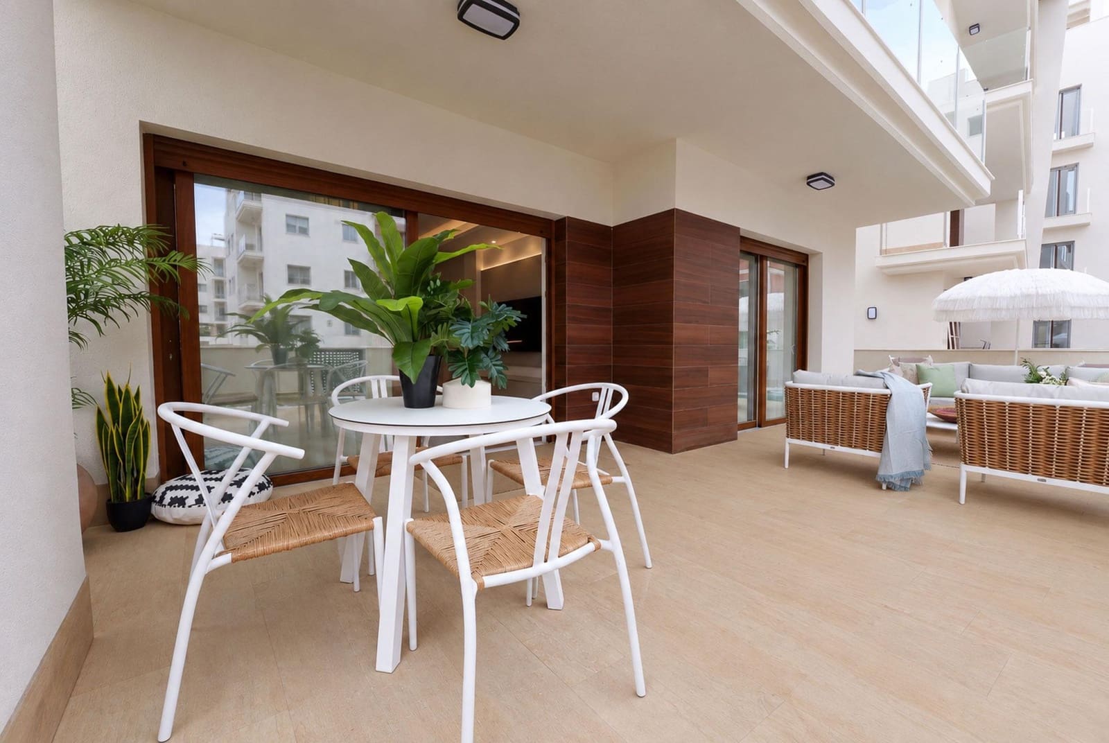 Apartamento de 2 habitaciones en Los Alcázares en venta con piscina garaje - 321.500 € (Ref: 10115821)
