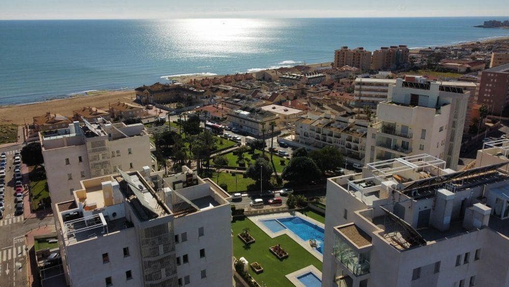 2 quarto Apartamento para venda em Torrevieja com piscina - 339 990 € (Ref: 10129380)