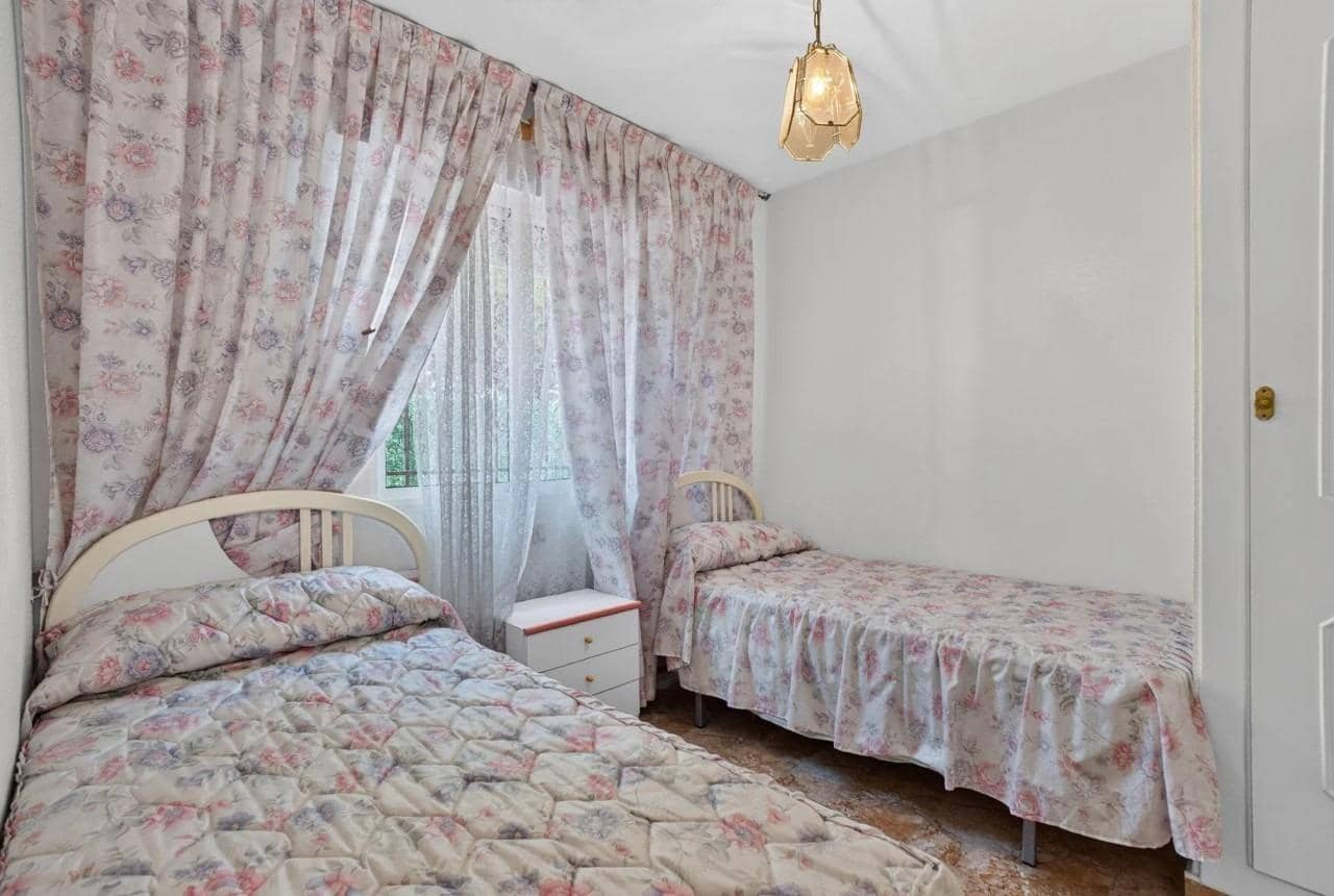 3 makuuhuone Bungalow myytävänä paikassa Torrevieja mukana uima-altaan - 184 000 € (Ref: 10136010)