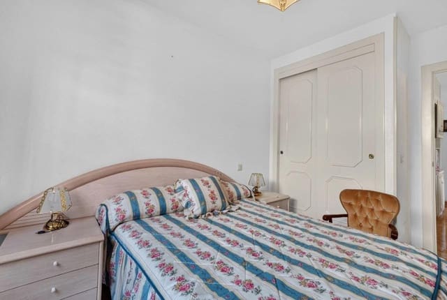 3 makuuhuone Bungalow myytävänä paikassa Torrevieja mukana uima-altaan - 184 000 € (Ref: 10136010)