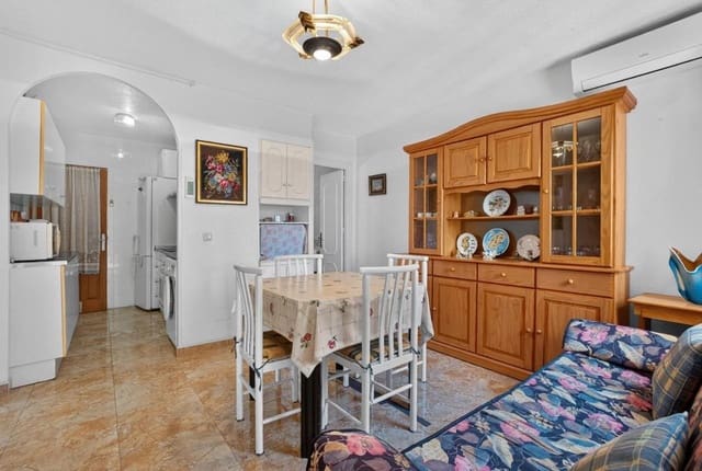 3 makuuhuone Bungalow myytävänä paikassa Torrevieja mukana uima-altaan - 184 000 € (Ref: 10136010)