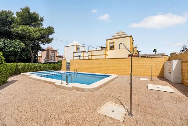 3 makuuhuone Bungalow myytävänä paikassa Torrevieja mukana uima-altaan - 184 000 € (Ref: 10136010)