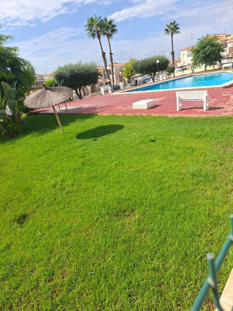 4 camera da letto Bungalow in vendita in Torrevieja con piscina - 235.000 € (Rif: 10136011)